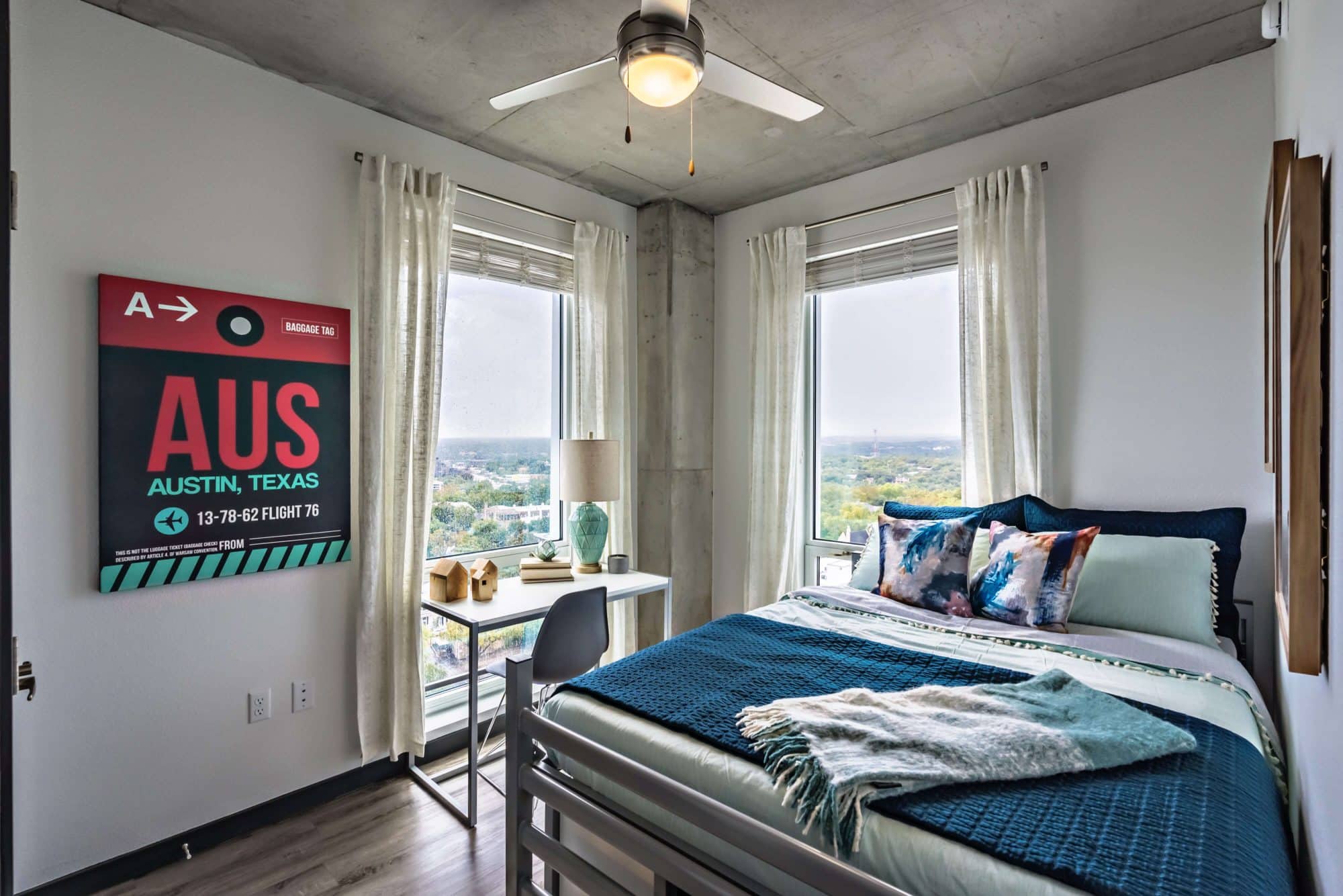 signature 1909 off campus apartments near ut austin west campus private bedrooms with large windows view of west campus
